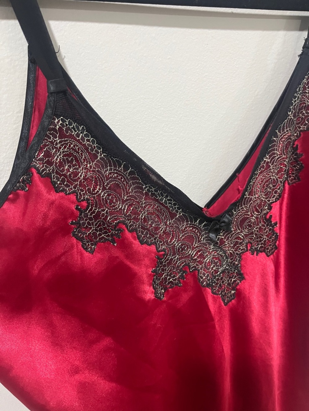 Oscar de la Renta Vintage Red Satin Chemise with Black Lace - Picture 3 of 9